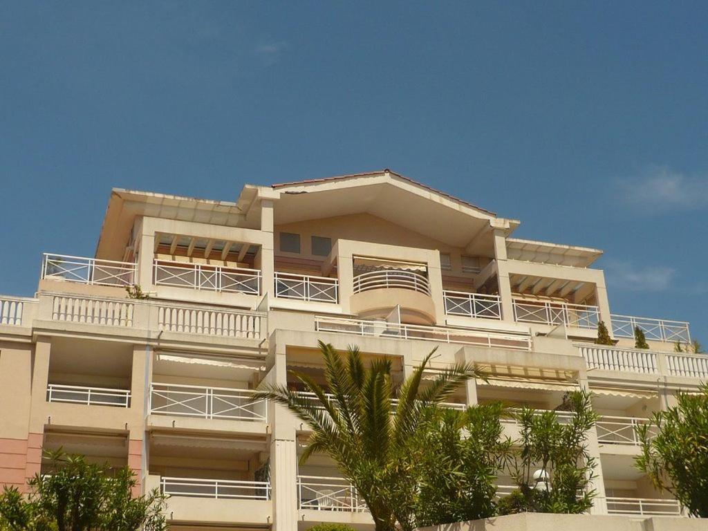Charmant 2P Vue Mer Face Au Port De Golfe Juan 외부 사진